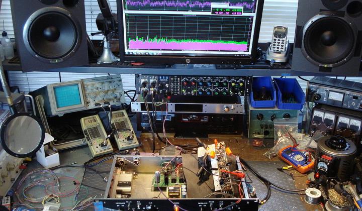 خدمات نصب و گارانتی دستگاه‌های صوتی و تصویری